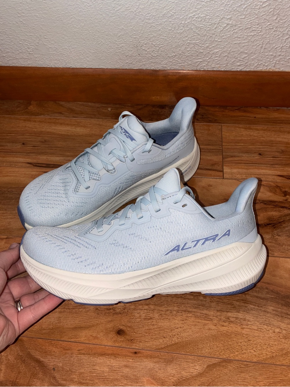 Altra Women’s Experience Flow 2 Athletic Running Shoe Sneakers, blue- size 8